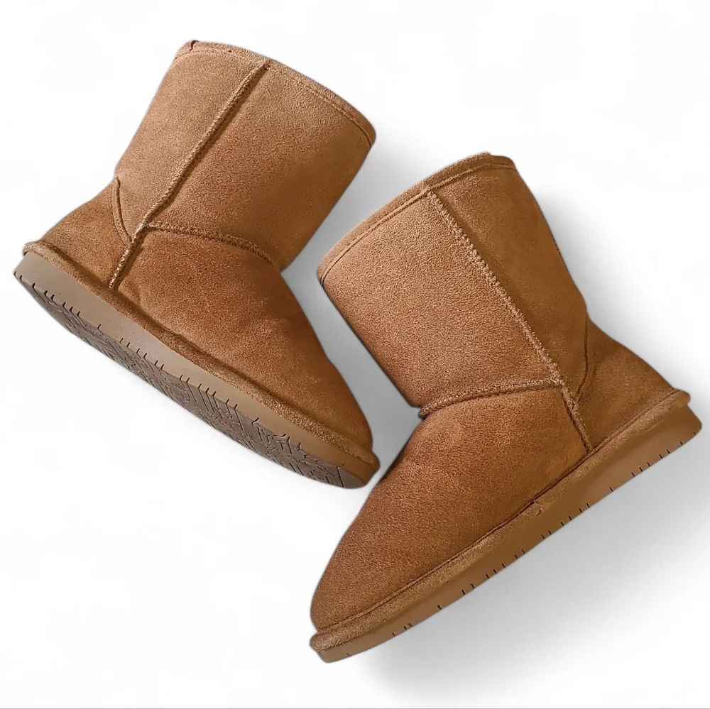 Bearpaw Emma Sheepskin Suede Short Boots Chestnut Youth 5 Wide Women's 6.5 Wide